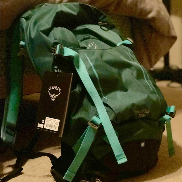 osprey Handbags - Osprey Hikelite 26 pack